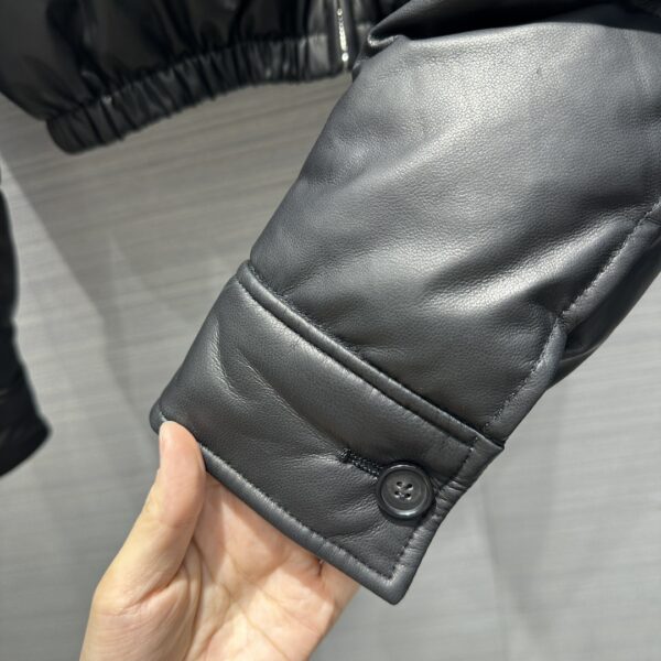 프라다 23FW 시레 램스킨 크롭 패딩 숏패딩 - 이미지 3