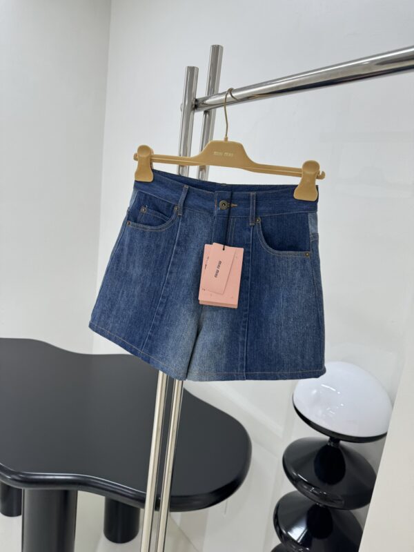 미우미우 데님 쇼츠 반바지 GWP494