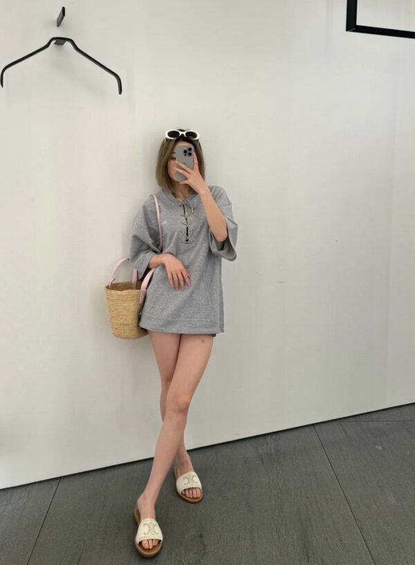 셀린느 PARIS 루즈 반팔 맨투맨 티셔츠 2Y60E450I - 이미지 5