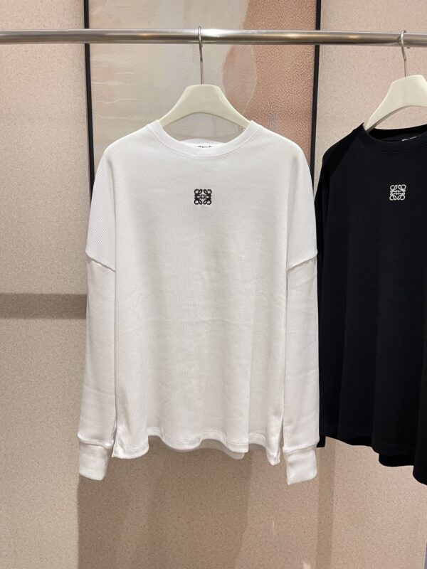 로에베 24FW 오버핏 긴팔 티셔츠 H526Y22XAY