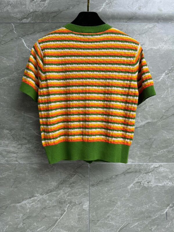 샤넬 24SS 공방컬렉션 스트라이프 반팔 니트 가디건 P77536 - 이미지 7