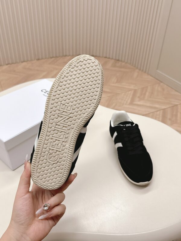셀린느 24FW 스웨이드 레더 조거 스니커즈 359874637C - 이미지 5