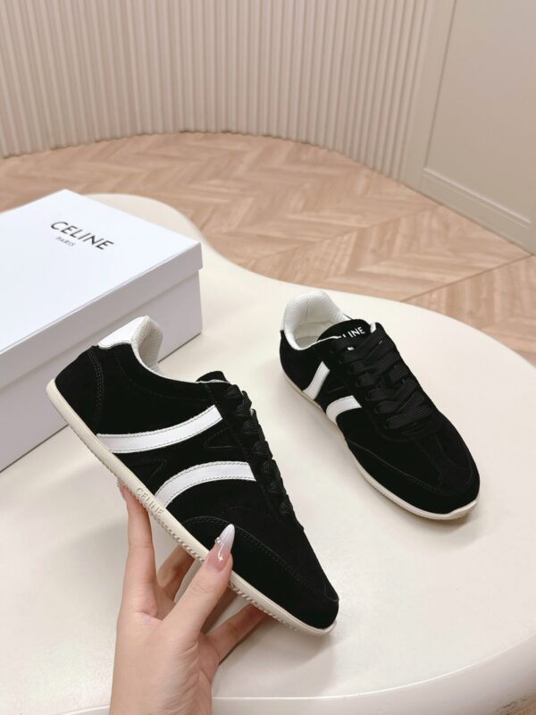 셀린느 24FW 스웨이드 레더 조거 스니커즈 359874637C