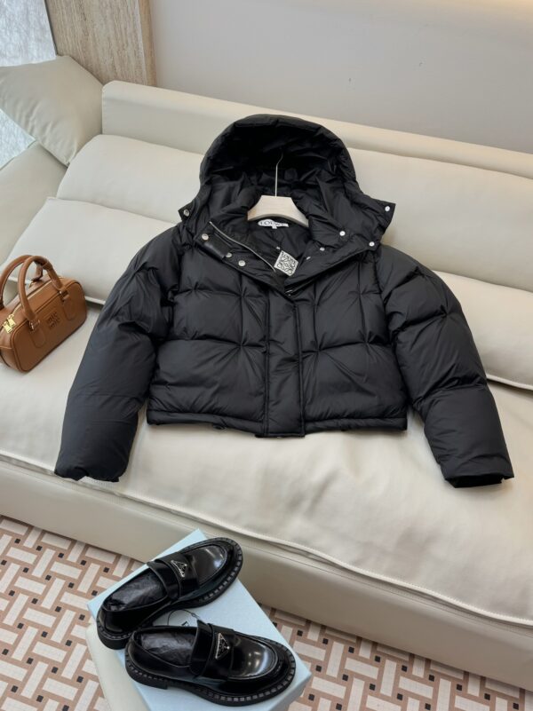 로에베 24 FW 핀치 디테일 후드 패딩 자켓 S359Y02XB9