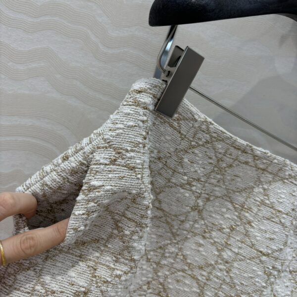 디올 Dior Or 매크로까나쥬 미니스커트 511J45A7798 - 이미지 3