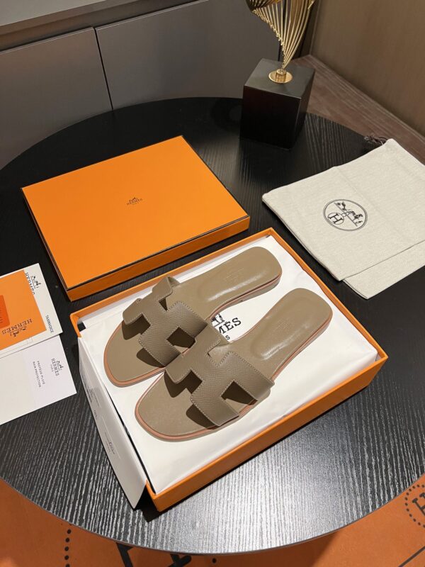 에르메스 오란 샌들 슬리퍼 H202230Z