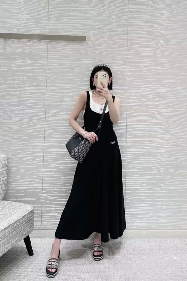 디올  컴팩트 니트 미디 플레어 원피스 524R37A5006 - 이미지 7
