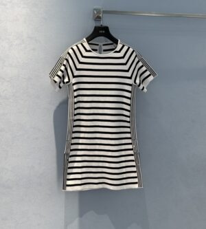 디올 그래픽 모티브 쇼트 원피스 524R28A7019