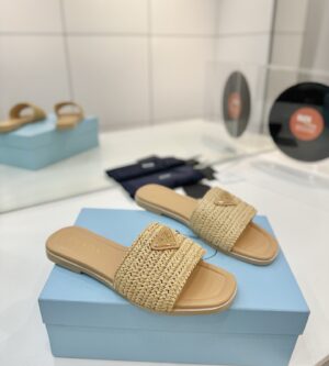 프라다 크로셰 디테일 가죽 슬라이드 슬리퍼 1XX758
