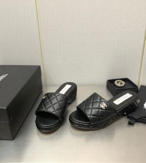 샤넬 CC로고 퀼팅 뮬 슬리퍼 2컬러  G39679
