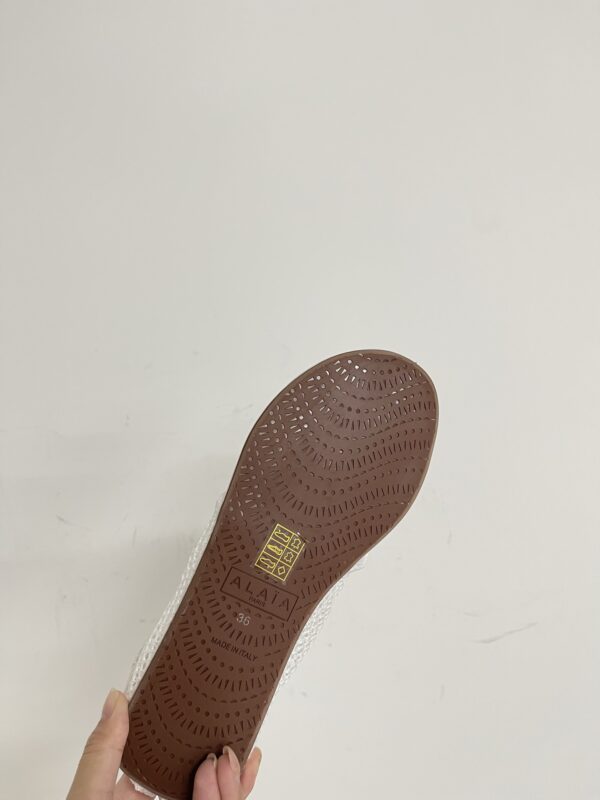 알라이아 피시넷 소재 통 샌들 AA3S126TK050 - 이미지 6