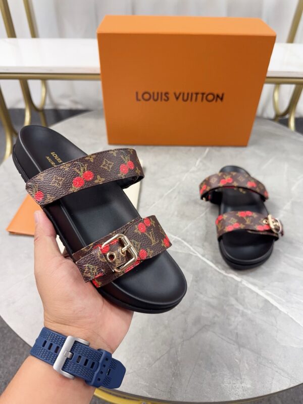 루이비통 무라카미 타카시 LV x TM 봄 디아 플랫 컴포트 뮬 슬리퍼 1AHLZQ