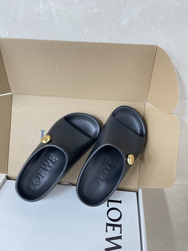 로에베 블랙 싱글 토 스트랩 블록 샌들 L616S10X23 - 이미지 5