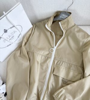 프라다 FW25 여성 삼각 로고 리나일론 블루종 자켓 292282