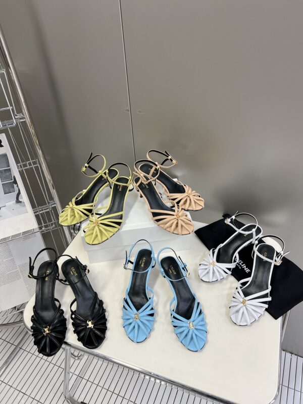 셀린느 CELINE 트리옹프 샌들 램스킨 352203958C - 이미지 2