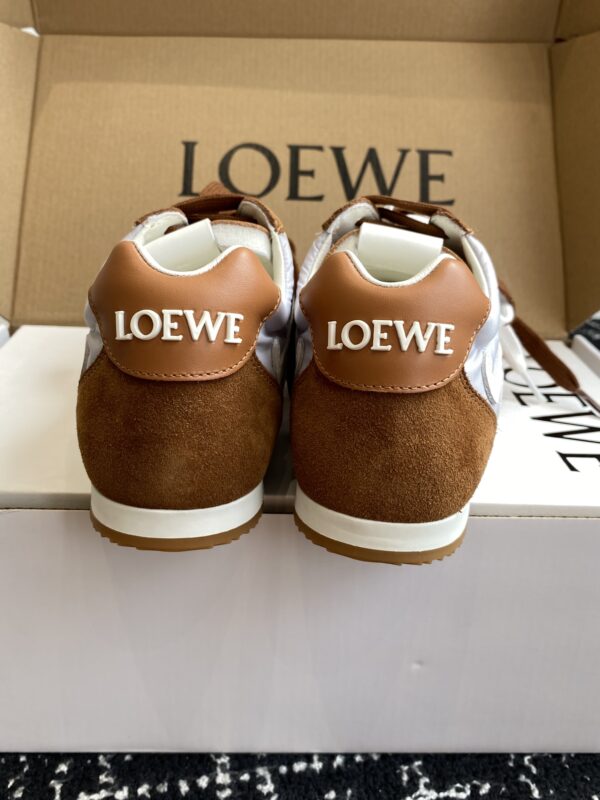 로에베 25FW 아나그램 스니커즈 LBR2282X13 - 이미지 3