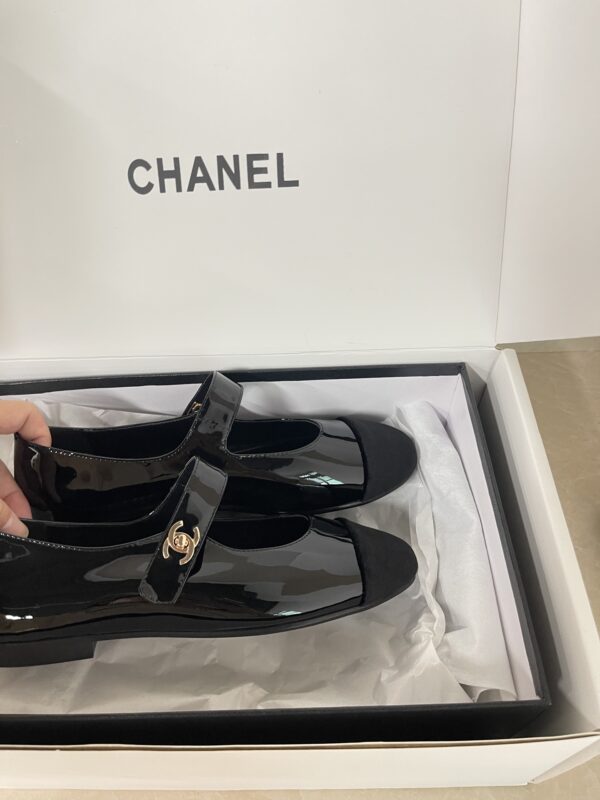 샤넬 25FW CC로고 턴락 메리제인 플랫슈즈 G46541 - 이미지 6
