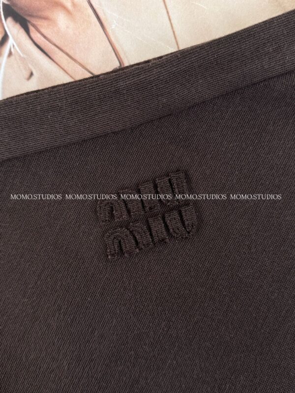 미우미우 패브릭 스티치 니트 스커트 MG2566 - 이미지 2