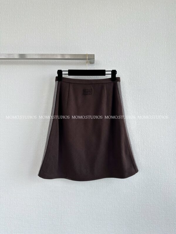 미우미우 패브릭 스티치 니트 스커트 MG2566 - 이미지 6