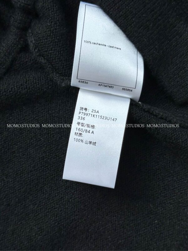 샤넬 25A 공방 오픈 가디건 CC로고 메탈 스트링 P79971 - 이미지 5