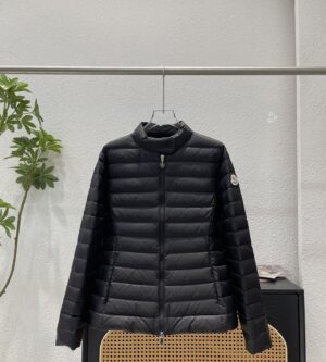 몽클레어 IGELLE 이겔 쇼트 다운 자켓 패딩