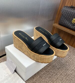 디올 디 웨이 플랫폼 슬라이드 슬리퍼 뮬 KCO425CEY