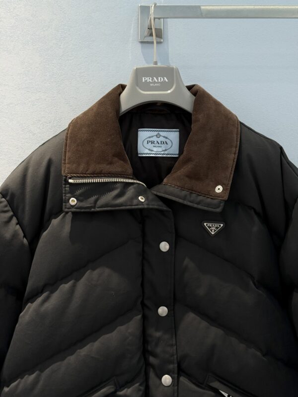 프라다 25FW 크롭 컴팩트 포플린 다운 자켓 패딩 292288 - 이미지 2