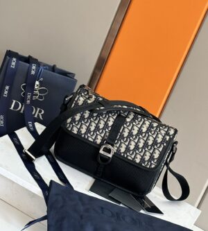 디올 DIOR 8 스트랩 크로스백 1EIPO302YKY